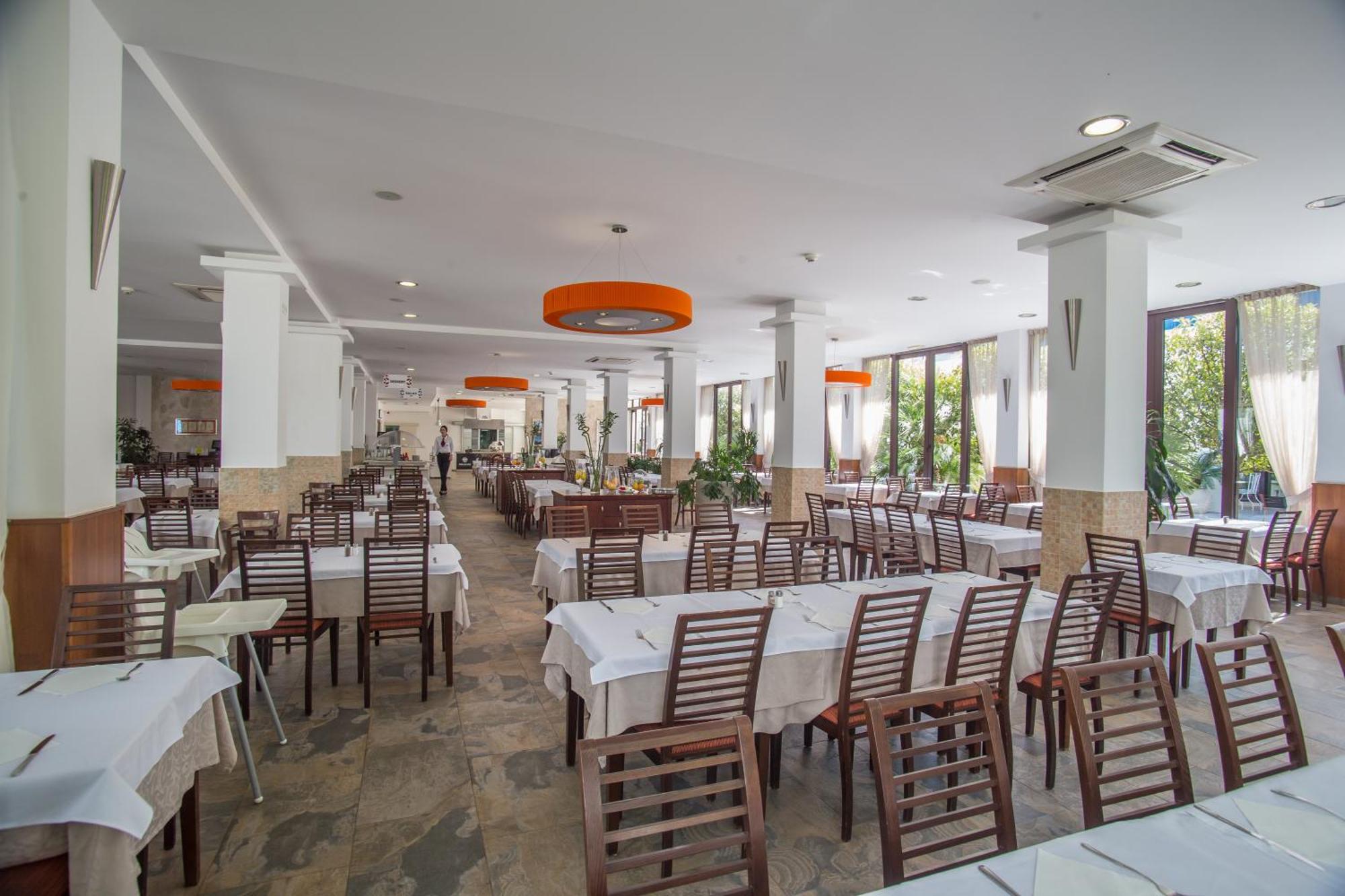 Aleksandar Otel Budva