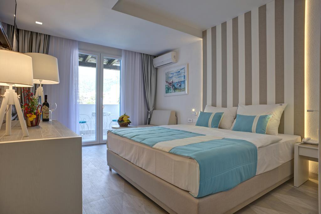 Aleksandar Hotel