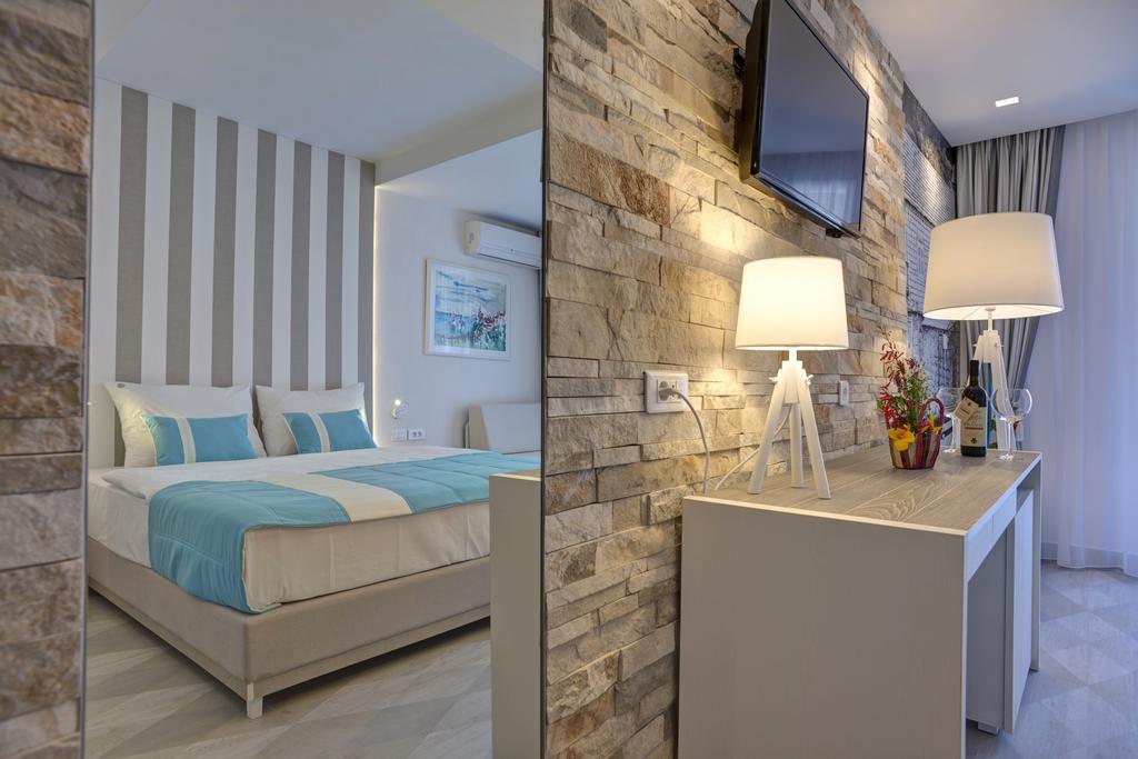 Aleksandar 4* Budva